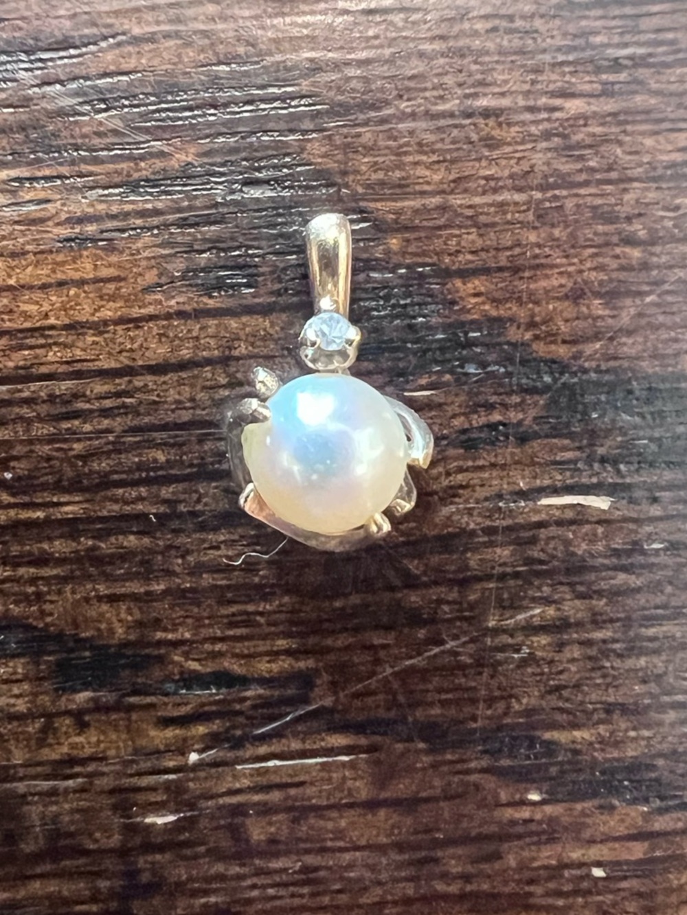 10K yellow gold pearl and diamond charm